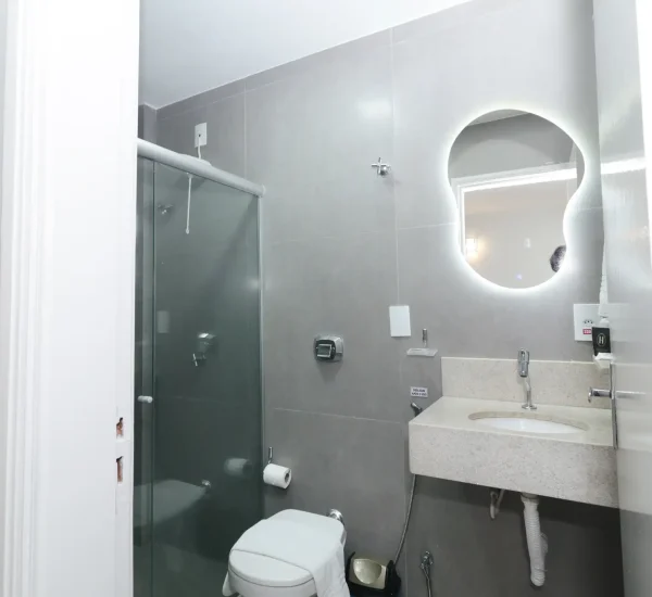 BANHEIRO CASAL INDIVIDUAL LUXO 4